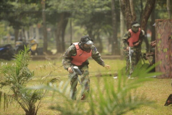 EcoPuzzle Quest & Paintball: Petualangan Teka-teki dengan Pertempuran Paintball