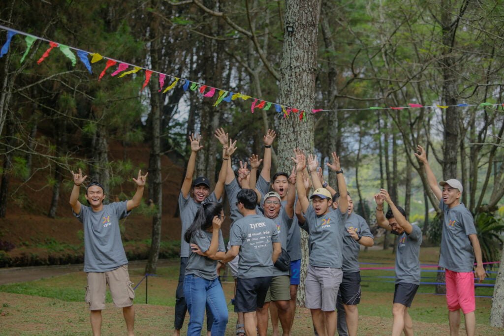Tim Perusahaan sedang melakukan kegiatan Outbound Training Jakarta bersama Ecoventure