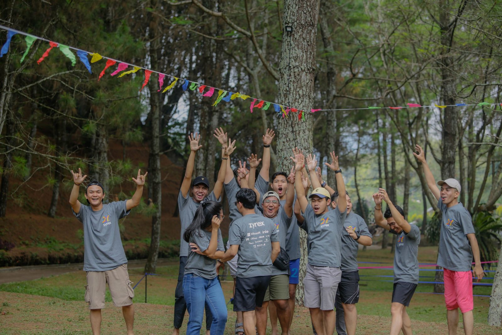 Tim Perusahaan sedang melakukan kegiatan Outbound Training Jakarta bersama Ecoventure
